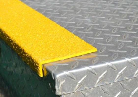 Odporność na poślizg FRP Profile strukturalne Profile kątowe Długość dostosowana,Fiberglass Pultruded Profile Structural Square